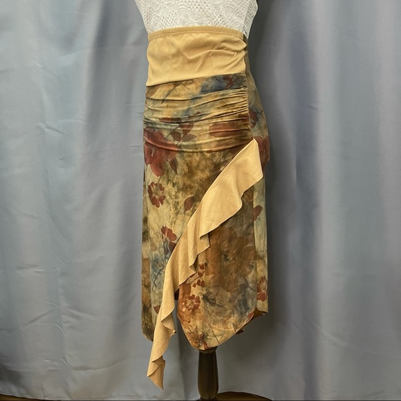 Groove- Gold a symmetrical floral print ruffle skirt - Picture 4 of 6